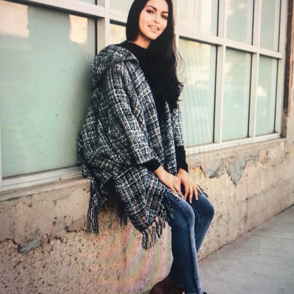💙 Tweed Ruana Poncho Wrap with Hood & Tassels - Picture 3 of 4